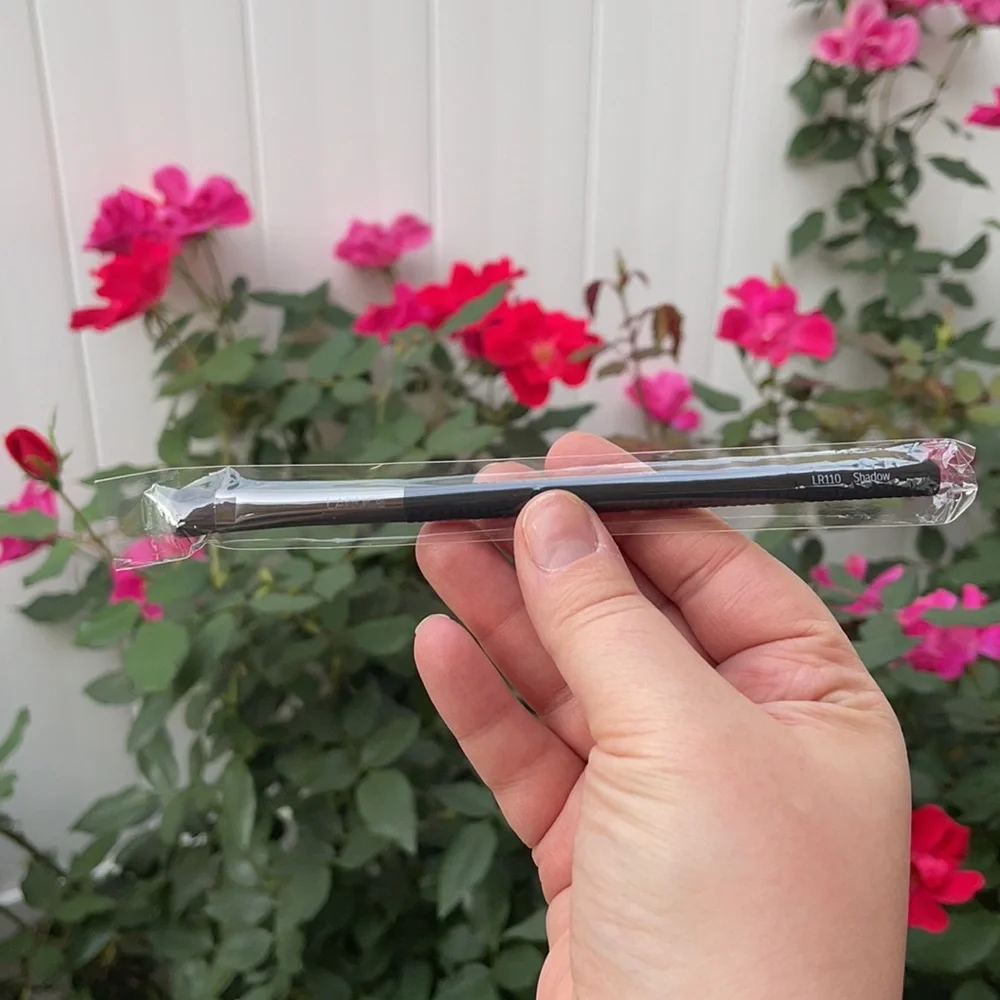 New Laruce Eyeshadow Brush - LR110